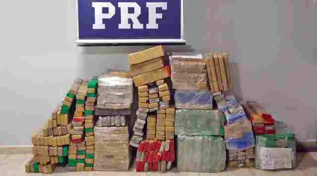 PRF apreende quase 400 quilos de maconha  e prende três