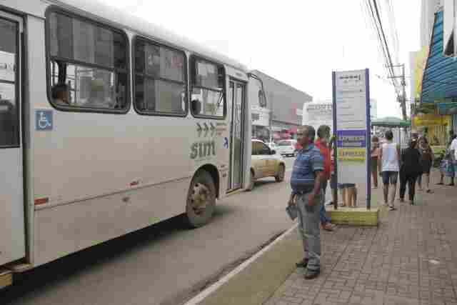 Coronavírus: Ônibus só podem circular com passageiros sentados e álcool em gel
