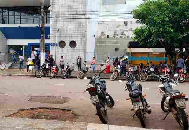 Banco do Brasil e Caixa devem atender apenas em casos essenciais, diz juíza do TRT