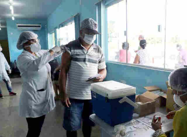 Porto Velho já imunizou 30 mil pessoas em dois dias de vacinação contra gripe; doses acabaram
