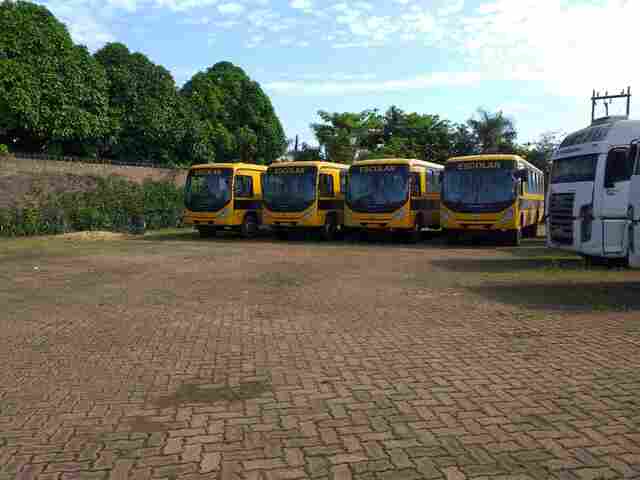 Vereadora Joelna Holder acompanha chegada de ônibus escolares em Porto Velho