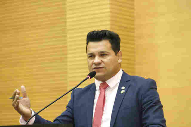 TRE autoriza deputado Marcelo Cruz a sair do PTB