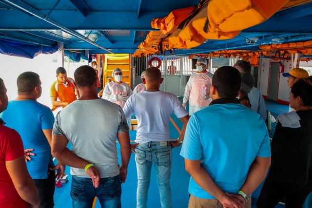 Barreira sanitária no porto Cai N’Água orienta passageiros sobre Coronavírus