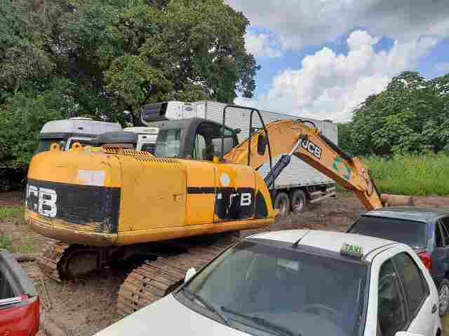 Polícia localiza e apreende trator furtado na Capital