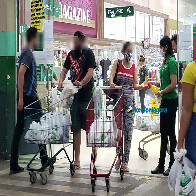 Rede de supermercados anuncia que só clientes com máscaras poderão entrar a partir desta quarta