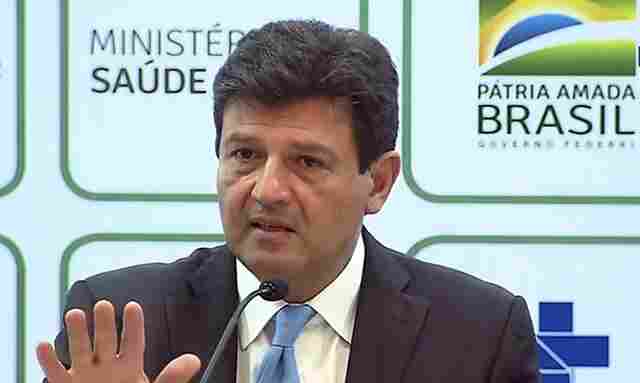 Mandetta anuncia que foi demitido por Bolsonaro