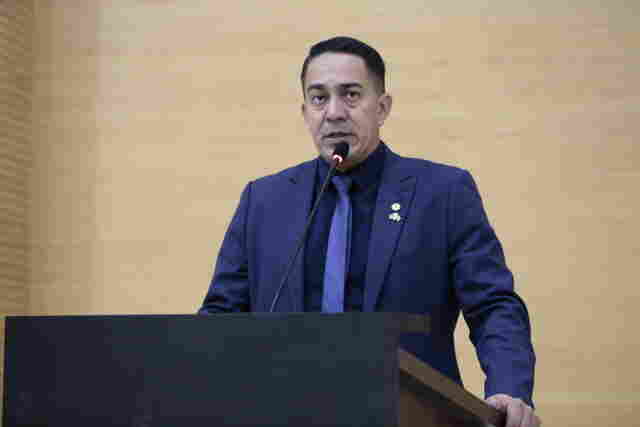 Deputado Eyder Brasil propõe flexibilização para profissionais autônomos