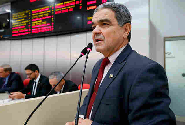 TRE cassa mandato de Aélcio da TV por 4 votos a 1; deputado recorre ao TSE