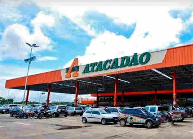 Justiça nega pedidos do Atacadão para clientes entrarem na empresa sem máscaras