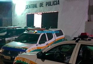 Adolescente é atacada a facada pelo ex-namorado