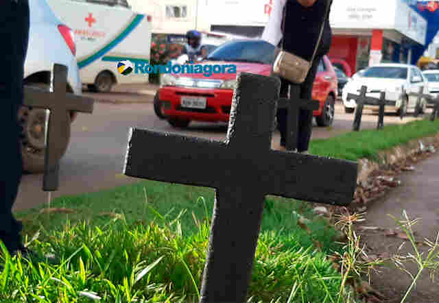 Vídeo: Servidores protestam exigindo condições de trabalho e EPis para combater pandemia