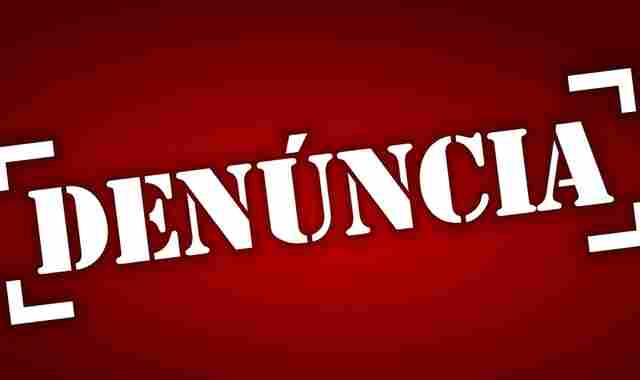 Professores são obrigados a entregarem materiais impressos na casa de estudantes, em meio a pandemia