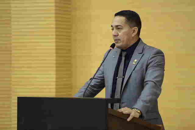 Emenda do deputado Eyder Brasil garante melhorias a taxistas de Vale do Paraíso