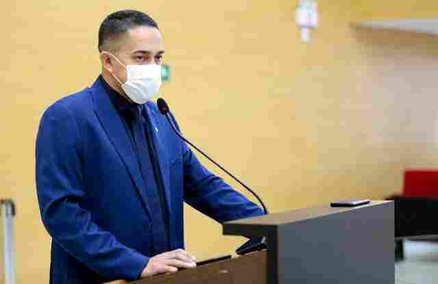 Deputado Eyder Brasil indica ao Poder Executivo o acesso à alfabetização e letramento