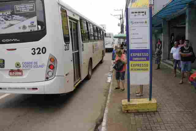 Restrição de trânsito: Ônibus que começaram a circular foram parados e encaminhados para garagens