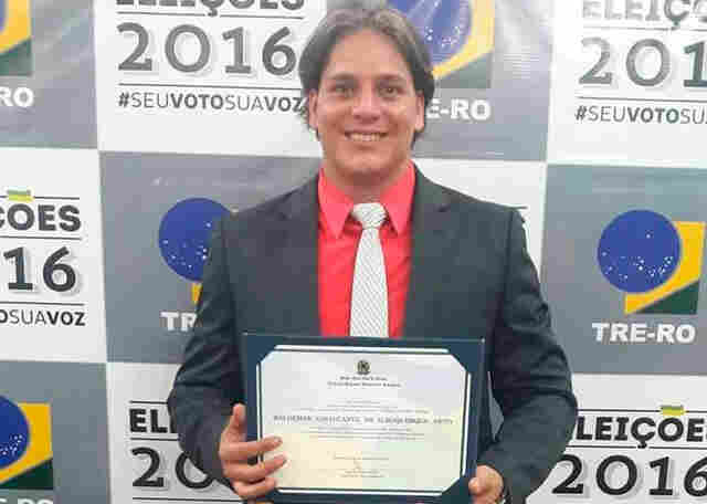 Vereador Waldemar Neto toma posse na Capital