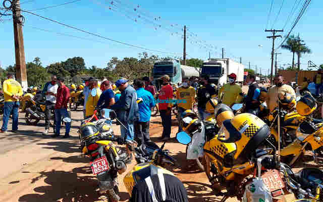 Prefeitura recebe mototaxistas e vai encaminhar relatório ao Governo