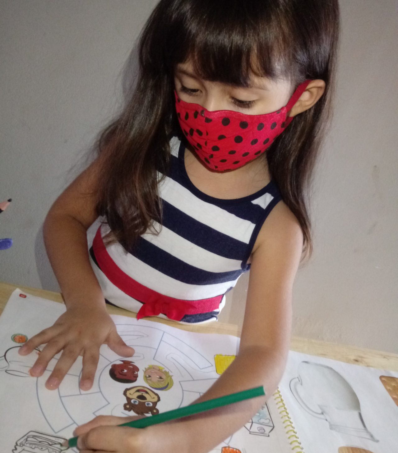 Pediatra orienta que crianças acima de dois anos devem usar máscaras para evitar contágio