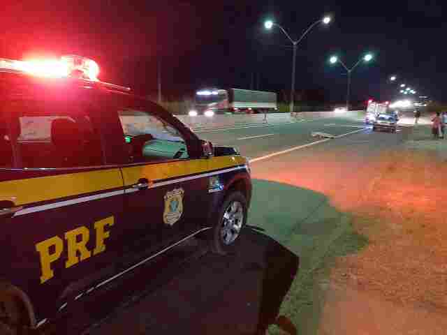 Homem morre atropelado ao correr na BR-364