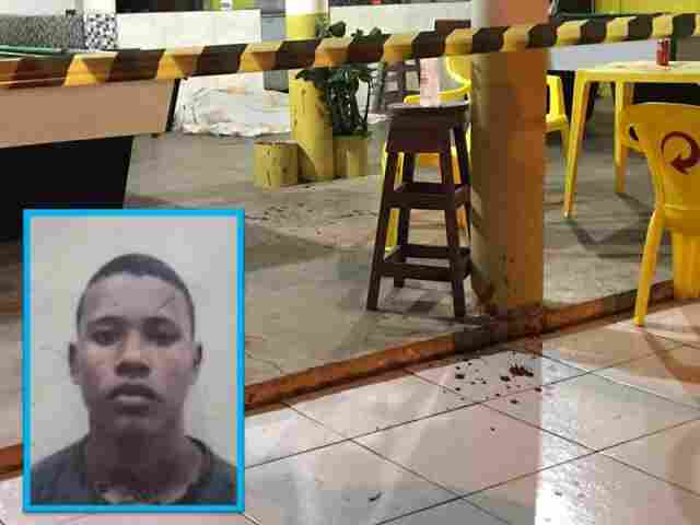 Esfaqueado na rua, jovem tenta se refugiar em bar, mas morre antes da chegada do socorro