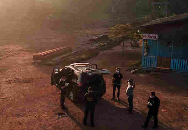 Operação da PF cumpre 8 mandados de prisão em investigação sobre extração ilegal de madeiras em Candeias