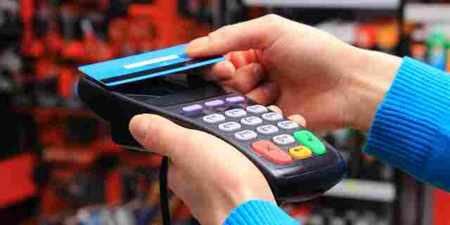 Cartões por aproximação são alternativas para evitar o Coronavírus