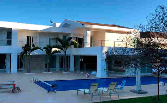 Operação da PF cumpre mandados contra organização criminosa formada por advogados e servidores