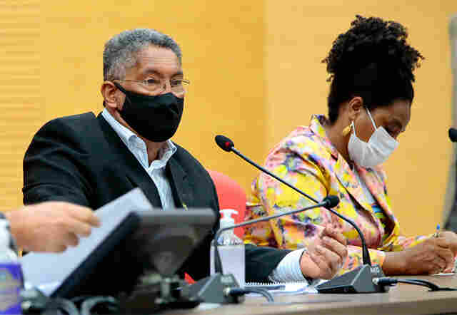 Retorno de aulas presenciais ainda não tem data, diz secretário da Educação