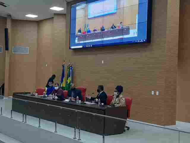 Secretário da Educação se compromete em atualizar o piso do magistério no pagamento de agosto