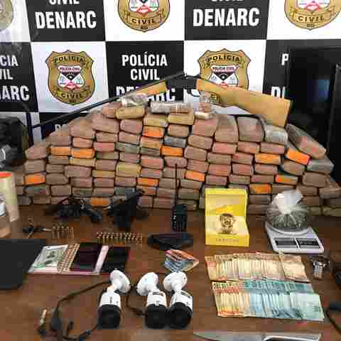 Foragido é preso com 100 quilos de maconha na Capital