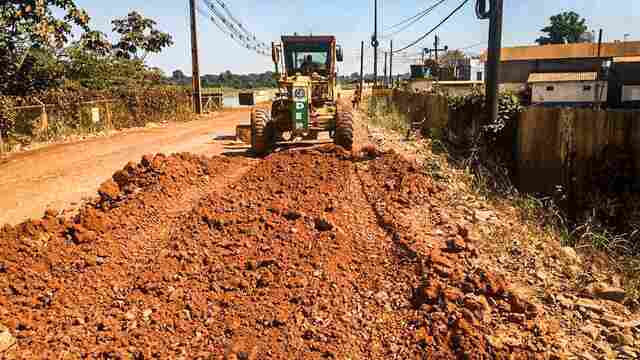 Obras de pavimentação da Estrada do Belmont avançam durante o verão