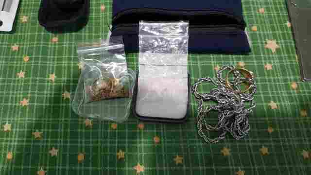 PF prende dois homens com ouro e diamantes