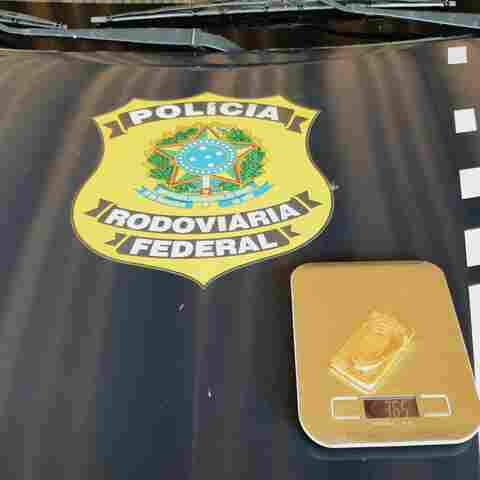 Mulher é detida com barra de ouro pela PRF