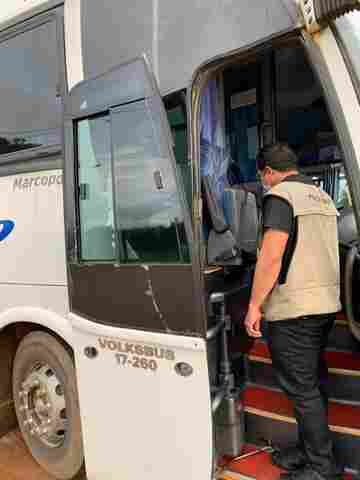 Fiscalização na BR-364 apreende 15 veículos que transportavam pessoas ilegalmente