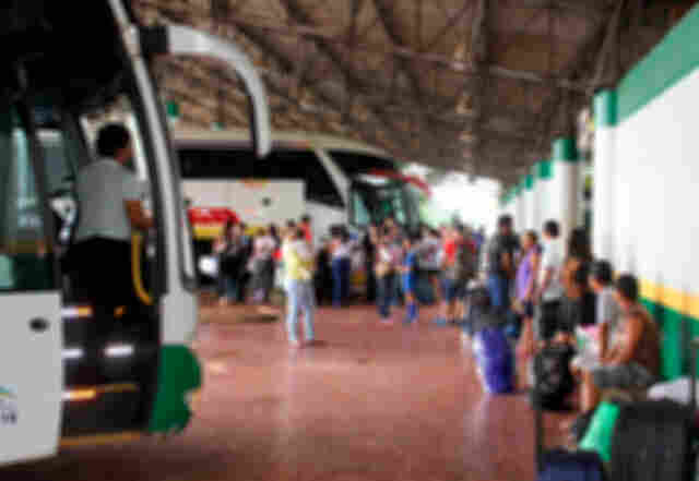 Funcionários de empresa de transporte de passageiros agridem servidora pública