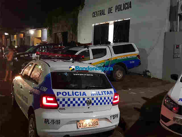 Bêbado faz ameaças e tenta matar mulher com faca