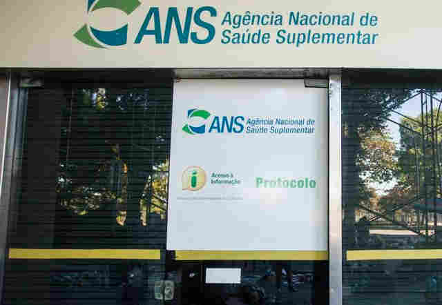 ANS determina suspensão de reajustes de planos de saúde por 120 dias