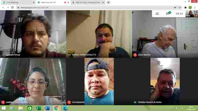 Waldemar Neto atende comissão dos catadores de materiais recicláveis e pede providência para a categoria