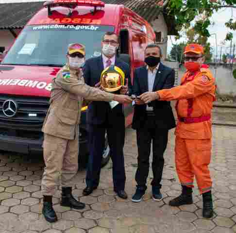 Deputado Alex Silva entrega mais duas unidades de resgate para o Corpo de Bombeiros de Rondônia