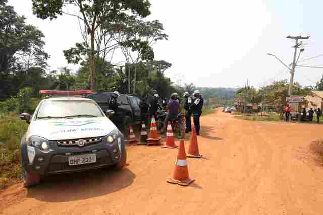 PM e Marinha realizam operação em Vila Calderita para evitar abusos