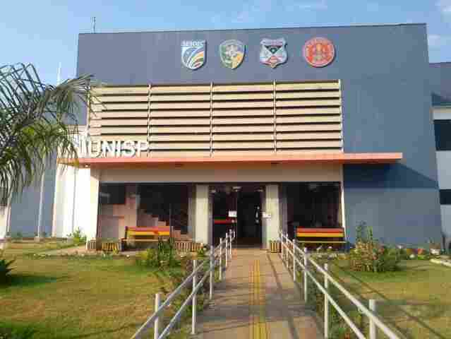 Ladrão invade casa e rouba R$ 4.800 de bolsa de moradora