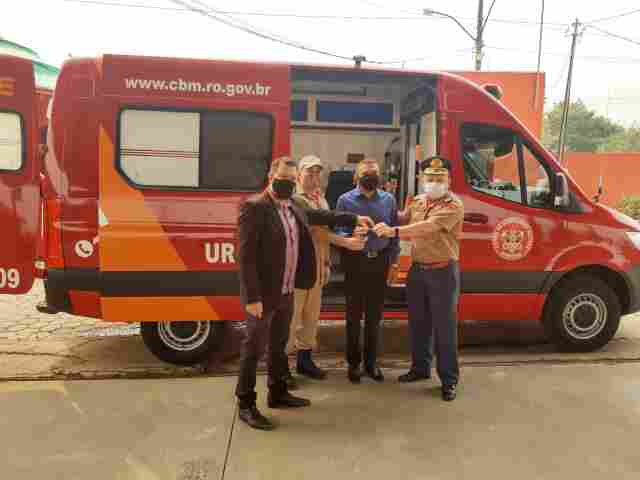 Deputado Alex Silva garante duas unidades de resgate ao Corpo de Bombeiros em Ariquemes e Ji-Paraná.