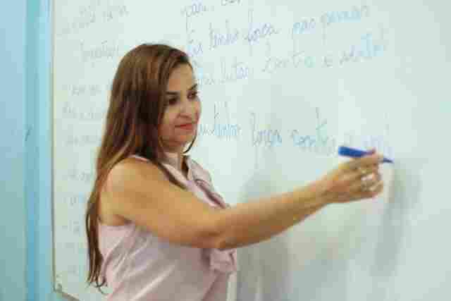 Governo de Rondônia programa pagamento do retroativo salarial dos professores para outubro