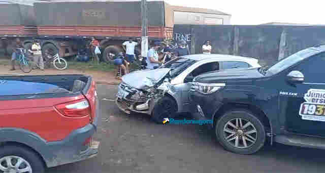 Idosa fica ferida em acidente envolvendo cinco veículos em Porto Velho