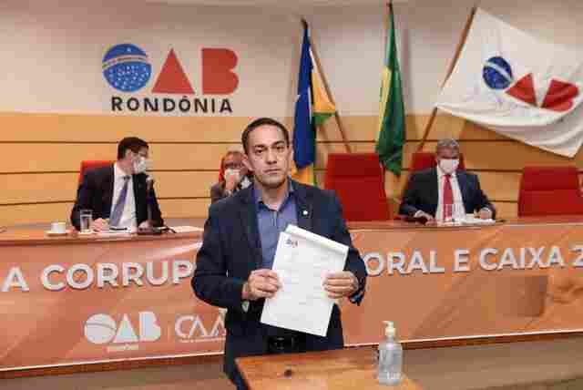 Sargento Eyder Brasil assina Pacto Contra Corrupção e Caixa 2 nas eleições de 15 de novembro