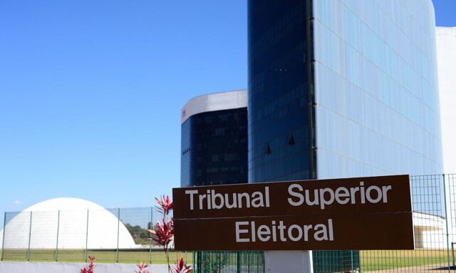 TSE permite que candidato impulsione link usando nome de adversário