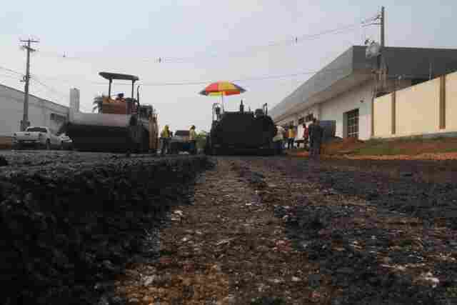 Hildon Chaves explica trabalho de recapeamento nas ruas mais movimentadas de Porto Velho