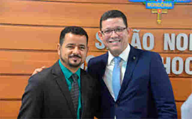 Governo exonera servidor que faltou a reunião política