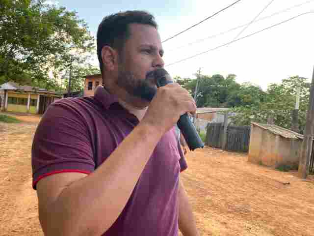 Samuel Costa realiza caminhada e apresenta propostas para a Zona Sul