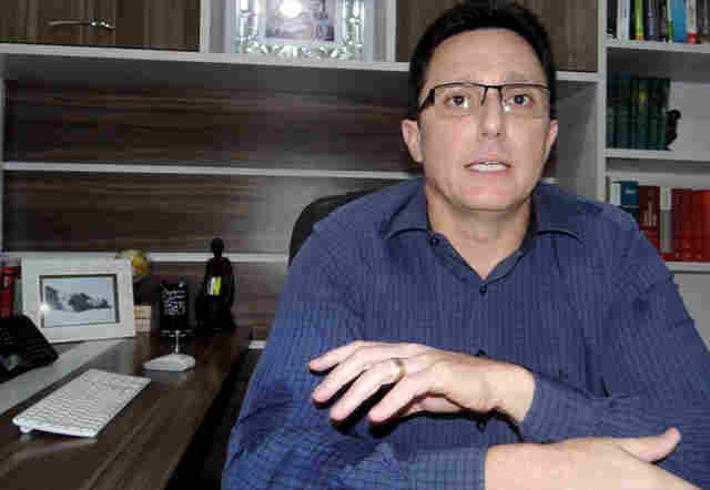 Advogado, defensor de Lebrinha, Glaucione e Lebrão, tenta tumultuar eleições em Porto Velho e ataca Hildon Chaves